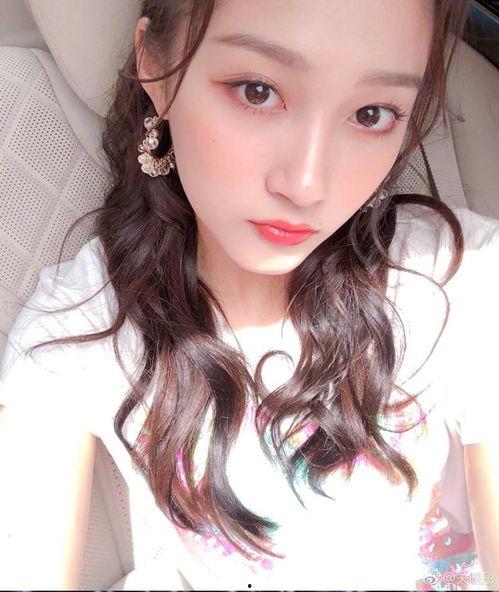 国产东莞小姐自拍视频,揭秘国产美女私密生活片段