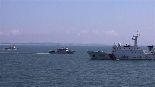 国产军舰掉头视频,震撼航拍展现大国海军风采